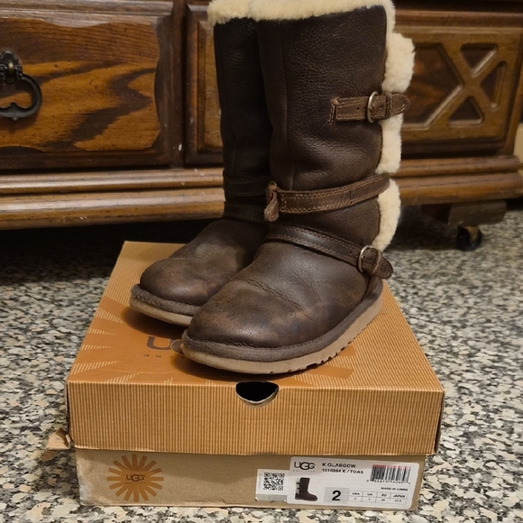 UGG Dark Brown Shearling Boots - Picture 1 of 1